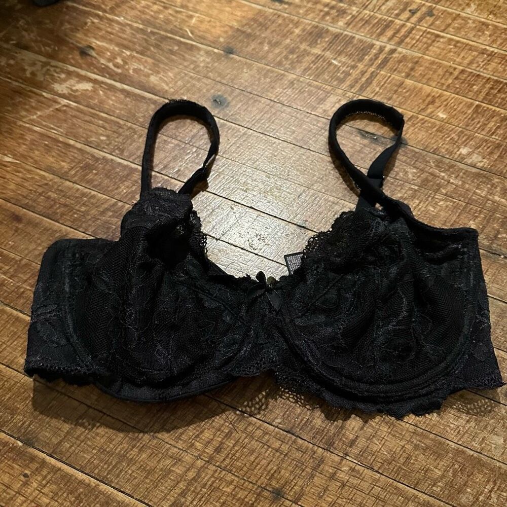 Victoria’s Secret Body black lace sexy unlined Demi 34DDD bra